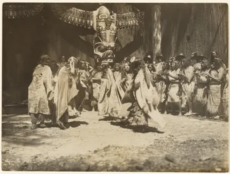 [Naida danst de Dans van het leven en de dood]