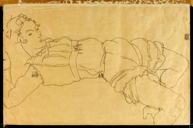 Jonge vrouw liggend op haar rug, 1915