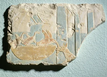 Reliëf dat een aanval door een hondachtig dier op een vogelnest afbeeldt, uit de dodentempel van koning Montuhotep II, Middenrijk
