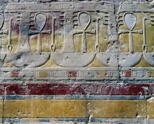 Ankh, Hiërogliefisch teken van leven, Djed, zuilachtig symbool, en Uas, teken van scepter, geschilderde reliëfs, Kapel van Hathor, Dodentempel van Koningin Hatsjepsoet, Deir el-Bahri, Thebe, Egyptische beschaving, Nieuwe Rijk, Dynastie XVIII