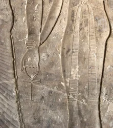 Egyptische oudheid: Ankh hiërogliefen. Graf van Kherouef (TT192) (18e dynastie)