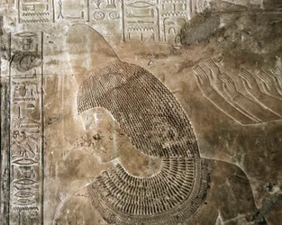 Egyptisch antiquiteit: reliëf uit het graf van Kha em Het (Khaemhat) inspecteur van de zolders en schrijver aan het hof van Amenophis III (TT57) met een personage met een kegel. 18e dynastie. 1530-1290 v.Chr. Vallei der Edelen. Luxor, Westelijke Oever, Egy