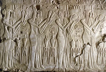 Egyptische oudheid: jonge meisjes die offers brengen. Graf van Kherouef (TT192) (18e dynastie)