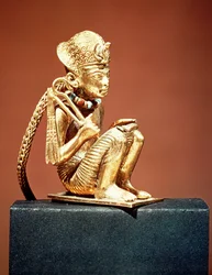 Hanger die Amenophis III voorstelt, uit het graf van Toetanchamon
