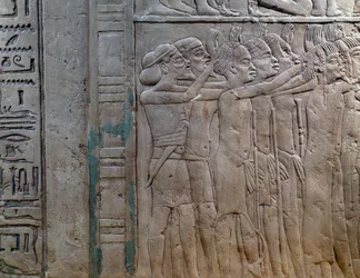 Prinsen van Nubië, Libië, Syrië en Palestina komen hulde brengen aan de koning, bas-reliëf in kalksteen, uit Memphitisch graf van Horemheb in Saqqara, Egyptische beschaving, Nieuwe Rijk, Dynastie XVIII