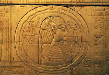 Reliëf op het linker buitenpaneel van de tweede grafkapel, Schatkamer van Toetanchamon, Egypte, Egyptische beschaving, Nieuwe Koninkrijk, Dynastie XVIII