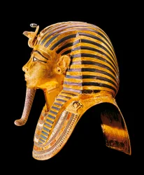 Het gouden masker van Toetanchamon. Rond 1340 v. Chr. Uit het graf van All-Ankh-Amon (Toetanchamon of Toetanchamon), Vallei der Koningen, Deir el-Bahari (Dayr al-Bahri). Caïro. Egyptisch Museum.