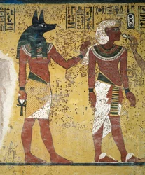 Toetanchamon wordt verwelkomd door Anubis en Hathor en biedt hen de ankh aan, fresco, zuidmuur van de grafkamer, Tombe van Toetanchamon (KV62), Vallei der Koningen, Thebe, Egypte. Egyptische beschaving, Nieuwe Koninkrijk, Dynastie XVIII.