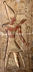 Oude Egyptische kunst: Laag reliëf op een zuil van de tempel van Sethi I (Sety of Seti I)