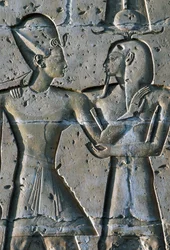 Bas-reliëf met farao, Tempel van Seti I, of Grote Tempel van Abydos, Abydos, Egypte, Egyptische beschaving, Nieuwe Rijk, Dynastie XIX