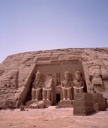 Egyptische oudheid: Kolossus van de Tempel van Ramses II. 1271-1256 v.Chr. Abu Simbel, Aswan, Egypte