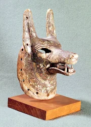 Hoofd van Anubis, met scharnierende kaak, gebruikt als orakelmasker, Nieuwe Rijk