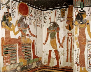 Nefertari wordt door Horus voor de god Re-Horakhty gebracht, uit het graf van Nefertari, Nieuwe Rijk