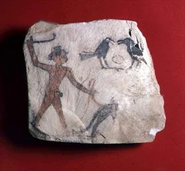 Ostracon met een schets van een jongen die een dier, waarschijnlijk een baviaan, drijft om fruit te plukken met twee kraaien, Nieuwe Koninkrijk, ca.1303-1224 v.Chr.