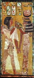 Reliëf met de godin Hathor die Seti I (ca. 1394-1279 v.Chr.) de magische halskraag omdoet, Nieuwe Rijk (beschilderde kalksteen)