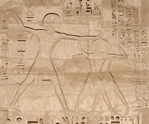 Scène van de slachting van vijanden, Tempel van Horus, Edfu