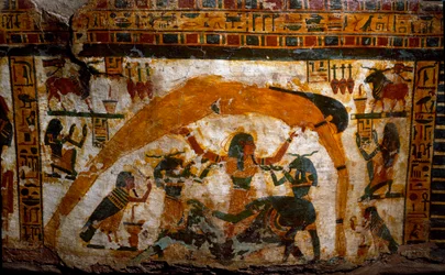 Egyptische oudheid: sarcofaag van beschilderd hout door Boutehamon (Butehamon), koninklijke schrijver. Uit Thebe. 21e dynastie. 990-970 v.Chr. Detail dat de schepping van de wereld voorstelt