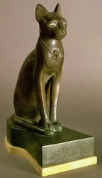 Statuette van een kat die de godin Bastet voorstelt, met de cartouche van Psamtek I, Saïtische periode, ca. 664-610