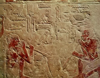 Reliëf dat glasblazers uitbeeldt, uit de Mastaba van Kaemrehu, Saqqara, Oude Rijk, ca. 2325 v.Chr.