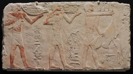 Reliëf van drie offerdragers, uit Saqqara, ca. 2311-2281 v.Chr.