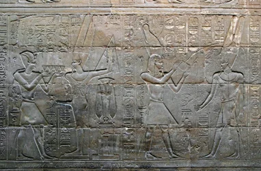 Alexander de Grote brengt offers aan de god Amon Min (detail)