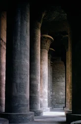 Hypostyle Hal van de Tempel van Khnum
