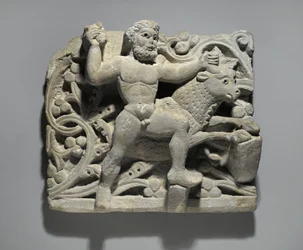Heracles die Acheloos smeedt in de vorm van een stier, uit Oxyrhynchus, c.300-500 (kalksteen)
