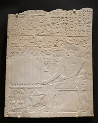 Reliëf van het graf van Khnumti, ca. 2345-2184 v.Chr. (witte kalksteen)