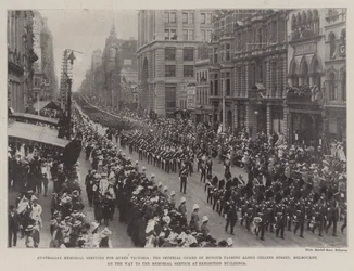 Australische herdenkingsdienst voor koningin Victoria, de keizerlijke erewacht passeert Collins Street, Melbourne, op weg naar de herdenkingsdienst in de tentoonstellingsgebouwen