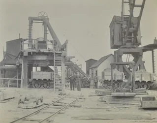 Blackwall Tunnel: schacht en arbeiders tijdens de bouw van de tunnel, 1893