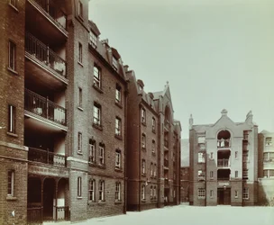 Borough Road Estate: woongebouwen, Londen