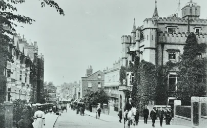 Ellerker College voor de dochters van heren, Richmond Hill, Richmond: algemeen uitzicht, 1895