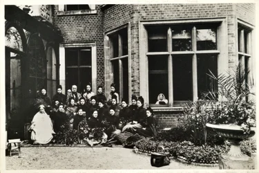 Florence Nightingale, Sir Harry en Lady Verney, en Nightingale-verpleegsters in Claydon House, 1886