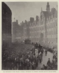 Gasexplosie in de Strand, begrafenisstoet van brandweerman Sprague vertrekt vanaf het hoofdkwartier