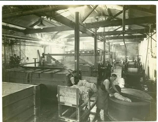 Hydraulisch bediende ververij, tapijtfabriek, 1923