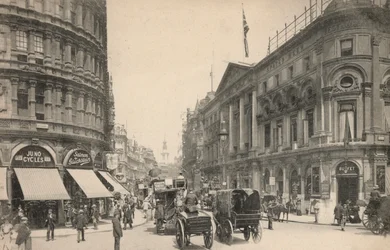 Londen, Shaftesbury Avenue