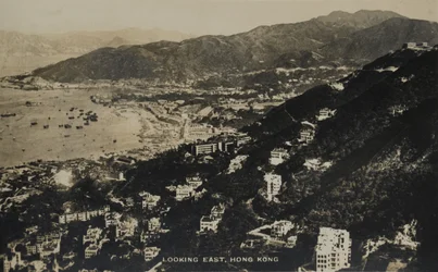 Kijkend naar het oosten, Hong Kong, uit een album met foto