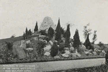 Monument voor de 29e Divisie op het slagveld van de Somme, nabij Beaumont Hamel