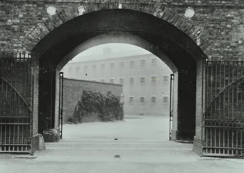 Millbank Prison: boog, ingang, 1885