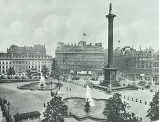 Nelsons Column, Trafalgar Square, Westminster: zuidoostwaarts, 1895