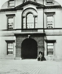 Northumberland House, Charing Cross, Westminster: binnenplaats, 1880