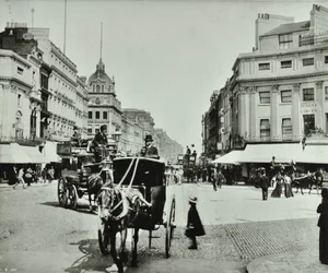 Oxford Circus, Westminster LB: kijkend naar het oosten, 1890