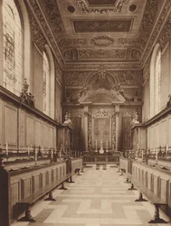 Oxford: Trinity College, Interieur van de Kapel, kijkend naar het oosten