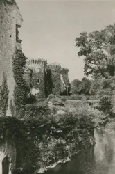 Kasteel Raglan, vanaf de gracht