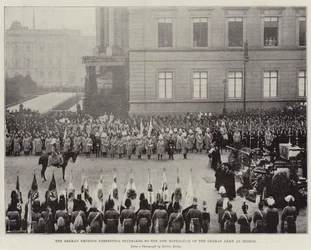 De Duitse keizer presenteert standaarden aan de nieuwe bataljons van het Duitse leger in Berlijn