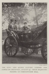 De Koning en Koningin verlaten Londen naar Cowes op donderdag 14 augustus, Hunne Majesteiten passeren Constitution Hill