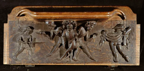 Een beschadigde misericord die drie mannen toont die vechten met dolken en zwaarden, New College Chapel, Oxford, laat 14e eeuw (hout)