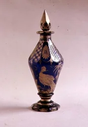 Bi-conische karaf met spiraalvormige stop, 1765-70