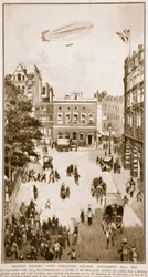 Britse luchtschip boven Leicester Square, 22 september 1914