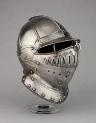Burgonet met vallende buffe mogelijk van een wapenrusting van William Herbert, 1e graaf van Pembroke, ca. 1550